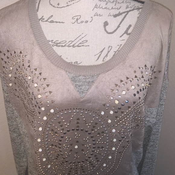B.L.U.E. Sweater - Picture 4 of 7